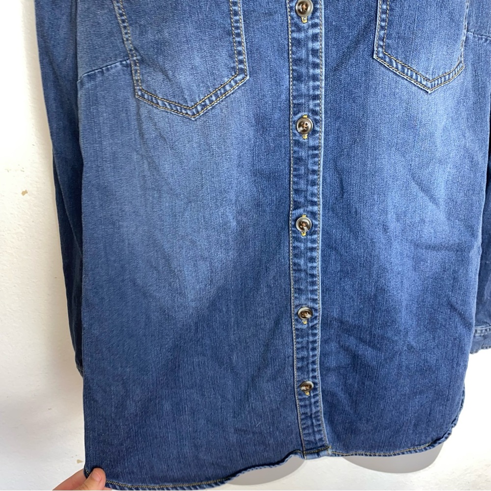 Cabi Denim Chambray button up collared long sleeve top - Picture 3 of 7